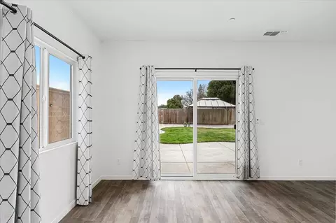 Living - 1496 Crimson, Manteca, CA 95336 photo 2 of 4