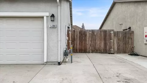 Exterior - 1496 Crimson, Manteca, CA 95336 photo 4 of 14