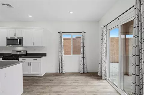Entry Way - 1496 Crimson, Manteca, CA 95336 photo 6 of 9