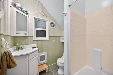 Bath - 26630 County Road 98, Davis, CA 95616 photo 2 of 6