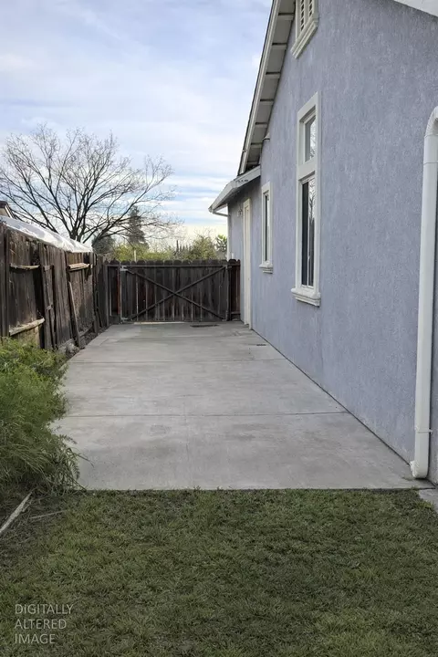 Exterior - 2505 Gutherie St, Modesto, CA 95358 photo 4 of 6
