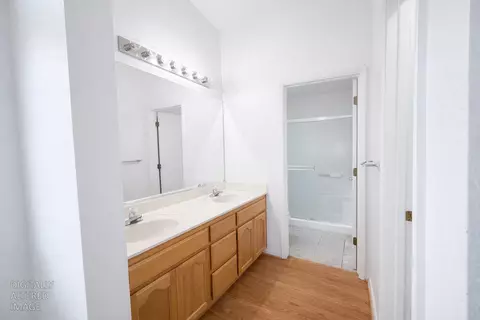 Bath - 2505 Gutherie St, Modesto, CA 95358 photo 1 of 3