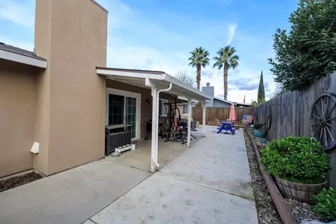 2098 Joett Dr, Turlock, CA 95380 photo 23