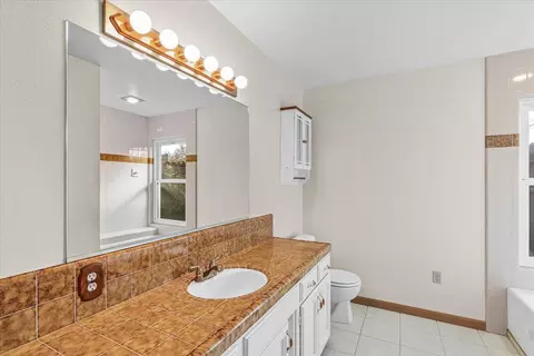 Bath - 3909 Trillium Ave, Modesto, CA 95356 photo 2 of 7