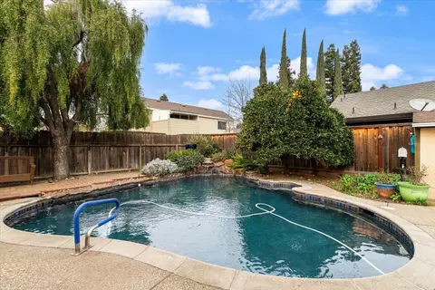 Exterior - 3909 Trillium Ave, Modesto, CA 95356 photo 19 of 24