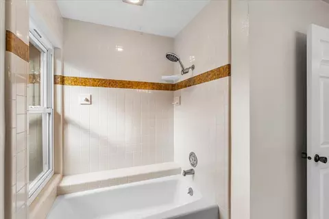 Bath - 3909 Trillium Ave, Modesto, CA 95356 photo 3 of 7
