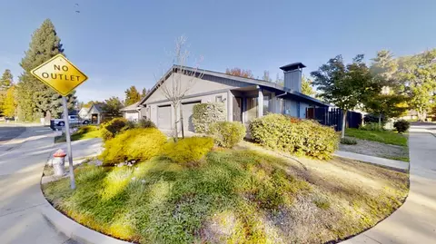2 Topam Ct, Sacramento, CA 95833