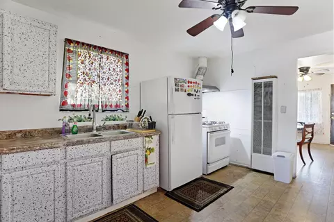 Kitchen - 2337 E Alpine Ave, Stockton, CA 95205 photo 2 of 2