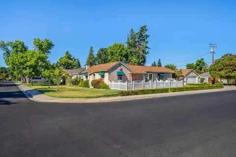 905 Roble Ave, Modesto, CA 95354 photo 2