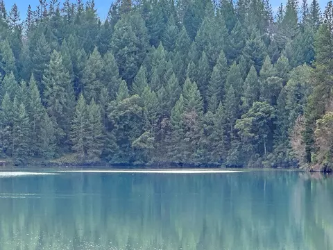 17871 Rollins View Dr, Grass Valley, CA 95945