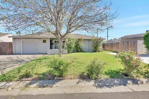 2717 Ribier Way, Rancho Cordova, CA 95670
