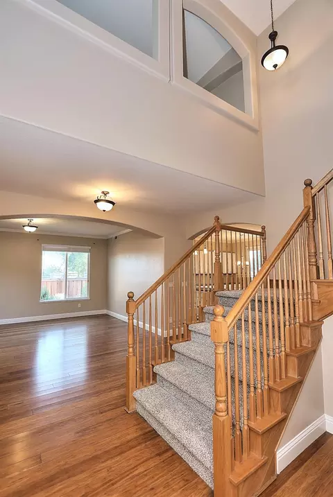 2040 San Esteban Cir, Roseville, CA 95747
