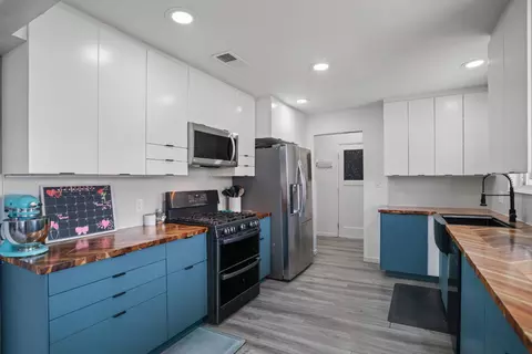 Kitchen - 832 Jackson St, Winters, CA 95694 photo 5 of 7