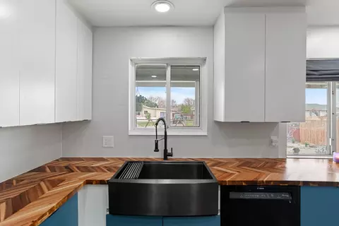 Kitchen - 832 Jackson St, Winters, CA 95694 photo 3 of 7