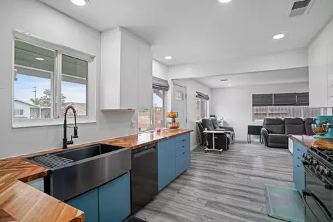 Kitchen - 832 Jackson St, Winters, CA 95694 photo 1 of 7