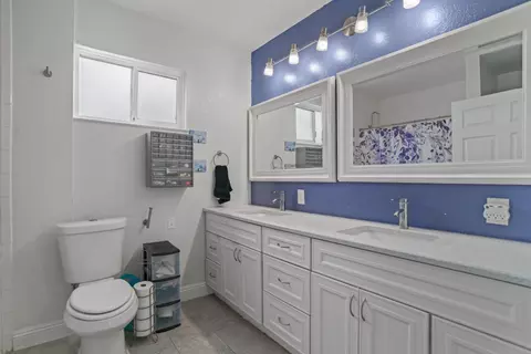 Bath - 832 Jackson St, Winters, CA 95694 photo 1 of 2