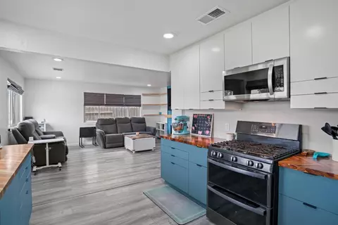 Kitchen - 832 Jackson St, Winters, CA 95694 photo 4 of 7