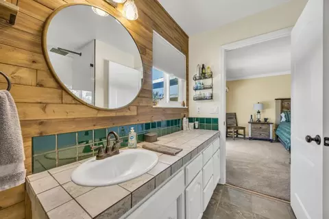 Bath - 2274 Sand Ridge Rd, Placerville, CA 95667 photo 4 of 9