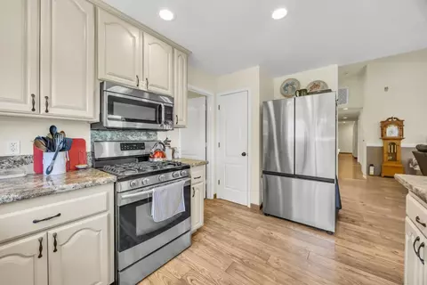 Kitchen - 2274 Sand Ridge Rd, Placerville, CA 95667 photo 4 of 5