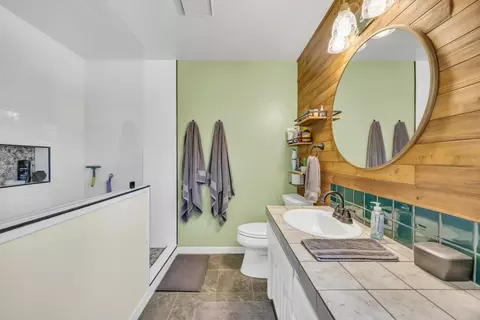 Bath - 2274 Sand Ridge Rd, Placerville, CA 95667 photo 3 of 9