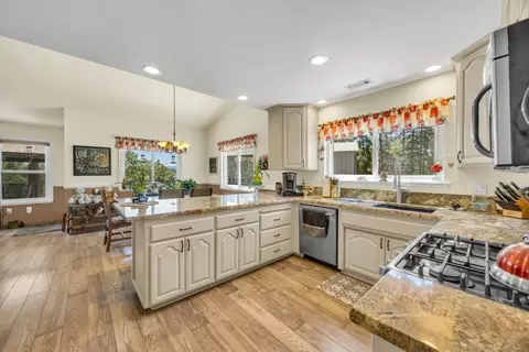 Kitchen - 2274 Sand Ridge Rd, Placerville, CA 95667 photo 2 of 5