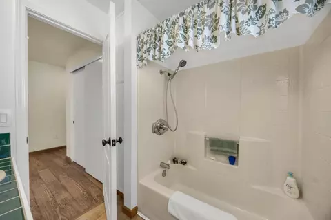 Bath - 2274 Sand Ridge Rd, Placerville, CA 95667 photo 2 of 9