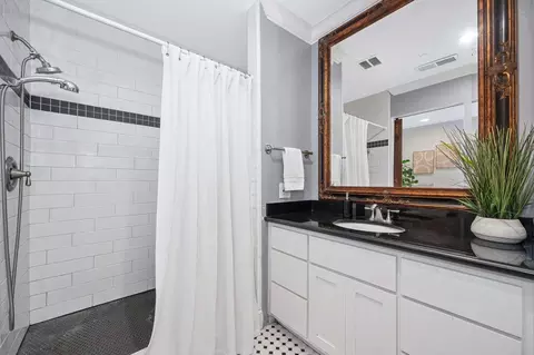 Bath - 5216 Marione Dr, Carmichael, CA 95608 photo 10 of 11
