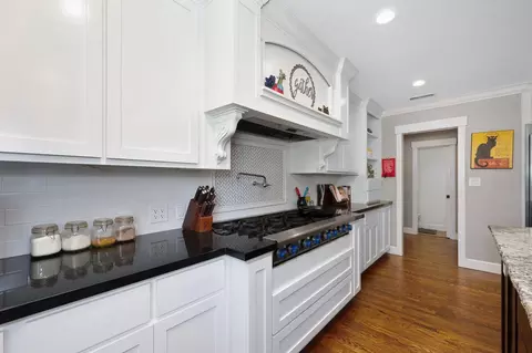 Kitchen - 5216 Marione Dr, Carmichael, CA 95608 photo 5 of 11