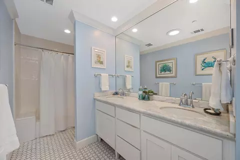 Bath - 5216 Marione Dr, Carmichael, CA 95608 photo 2 of 11
