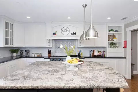Kitchen - 5216 Marione Dr, Carmichael, CA 95608 photo 8 of 11