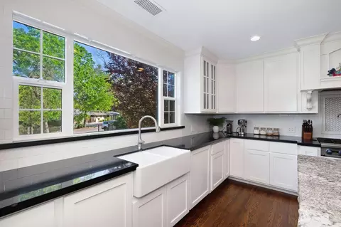 Kitchen - 5216 Marione Dr, Carmichael, CA 95608 photo 9 of 11