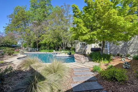 Exterior - 5216 Marione Dr, Carmichael, CA 95608 photo 1 of 24