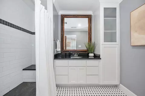Bath - 5216 Marione Dr, Carmichael, CA 95608 photo 9 of 11