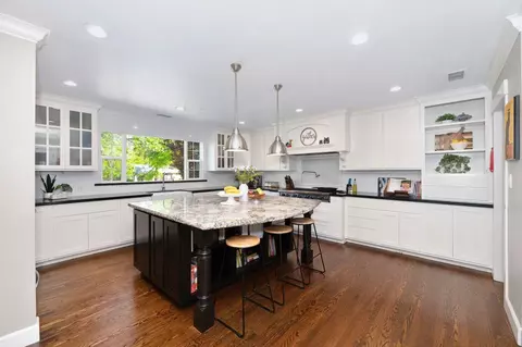 Kitchen - 5216 Marione Dr, Carmichael, CA 95608 photo 10 of 11