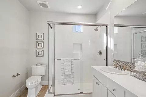 Bath - 1053 Caspian Pink Ter, Davis, CA 95616 photo 4 of 6