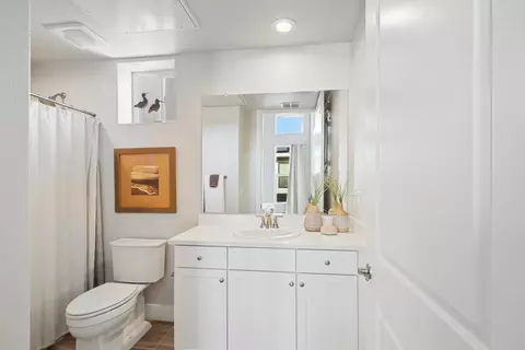Bath - 1053 Caspian Pink Ter, Davis, CA 95616 photo 5 of 6