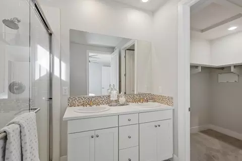 Bath - 1053 Caspian Pink Ter, Davis, CA 95616 photo 3 of 6