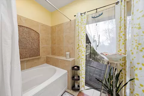 Bath - 2244 Windmill Ct, Cool, CA 95614 photo 1 of 4