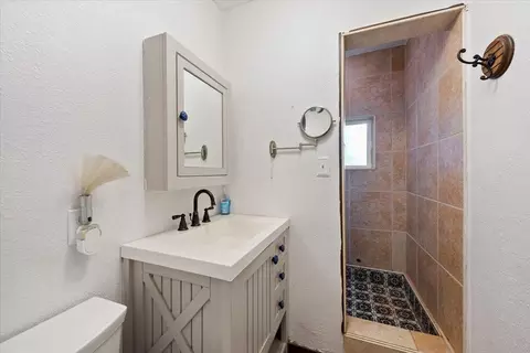 Bath - 2244 Windmill Ct, Cool, CA 95614 photo 4 of 4