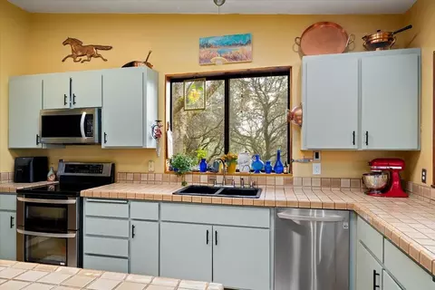 Kitchen - 2244 Windmill Ct, Cool, CA 95614 photo 2 of 4