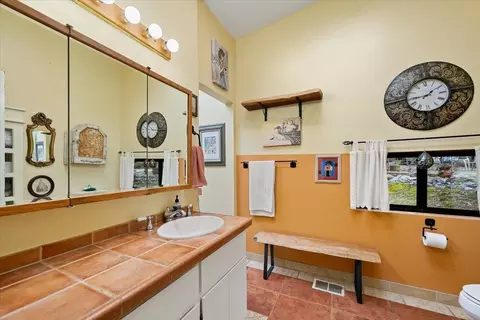 Bath - 2244 Windmill Ct, Cool, CA 95614 photo 3 of 4