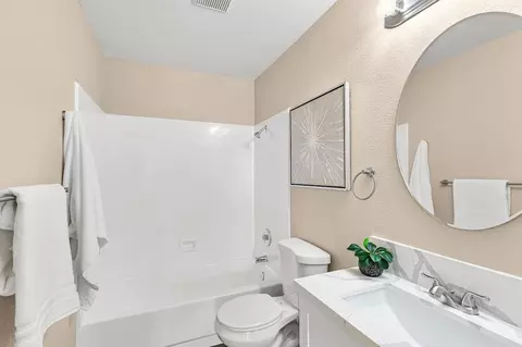 Bath - 320 Accipiter Ct, Tracy, CA 95376 photo 5 of 5