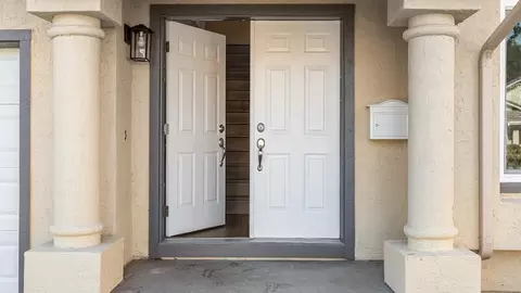 Entry Way - 320 Accipiter Ct, Tracy, CA 95376 photo 1 of 6