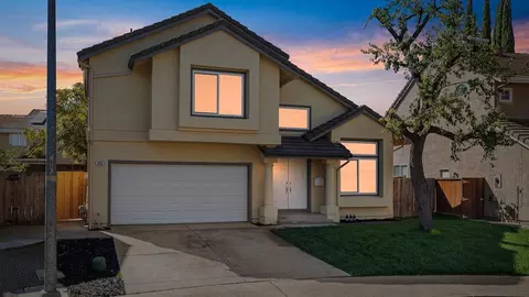 320 Accipiter Ct, Tracy, CA 95376 photo 1