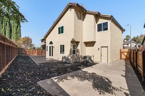 Exterior - 320 Accipiter Ct, Tracy, CA 95376 photo 6 of 8