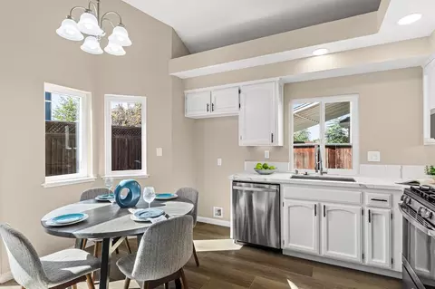Dining - 320 Accipiter Ct, Tracy, CA 95376 photo 4 of 6
