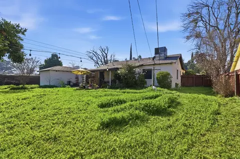 Exterior - 810 Hackberry Ave, Modesto, CA 95354 photo 6 of 8