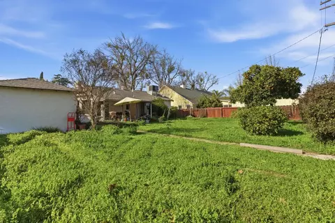 Exterior - 810 Hackberry Ave, Modesto, CA 95354 photo 8 of 8