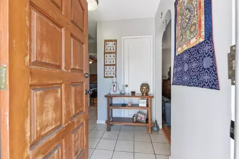 Entry Way - 810 Hackberry Ave, Modesto, CA 95354 photo 1 of 1