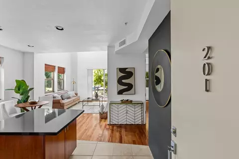 2025 S St #201, Sacramento, CA 95811